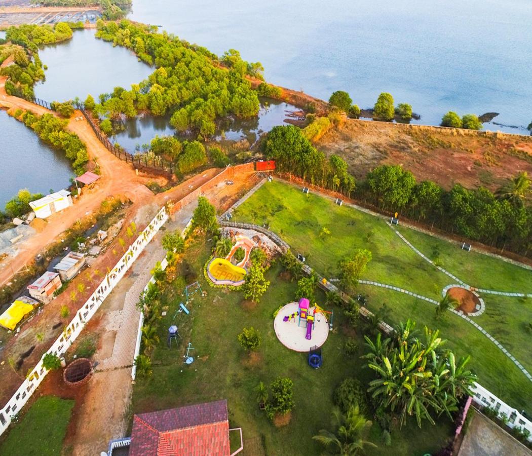 Span Suites & Villa Morjim Exterior foto